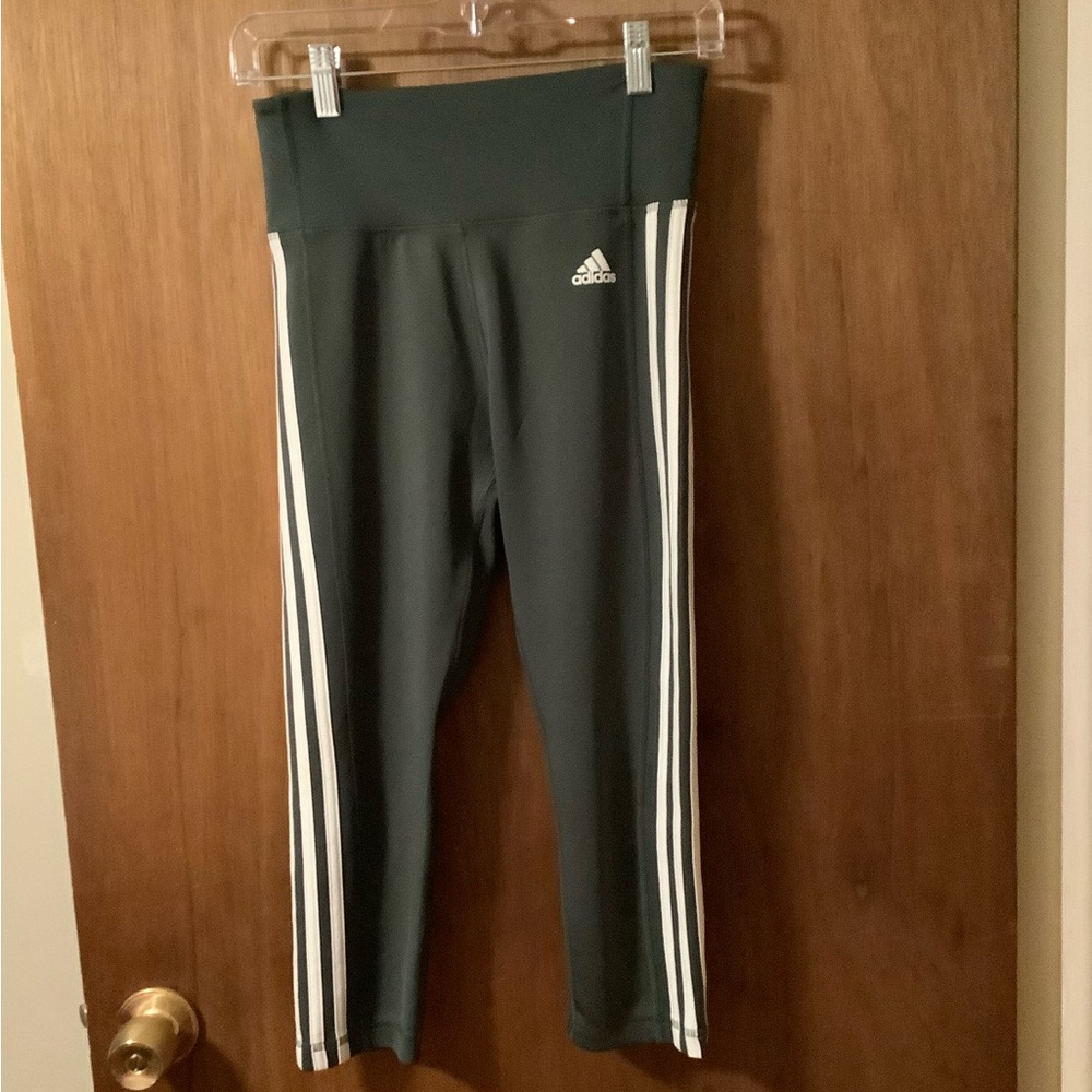 Adidas capri 3-stripe leggings S
